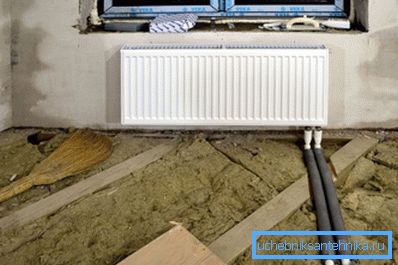 Вельмі зручна, калі вы жывяце ў сваім доме, пры праектаванні схаваць трубы пад падлогавым пакрыццём - атрымаецца невялікі ўчастак сістэмы «цёплая падлога» Вельмі зручна, калі вы жывяце ў сваім доме, пры праектаванні схаваць трубы пад падлогавым пакрыццём - атрымаецца невялікі ўчастак сістэмы «цёплая падлога»