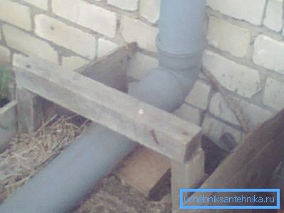 Адно з найбольш небяспечных для прамярзання месцаў патрэбу ў абавязковай падвышанай цеплаізаляцыі. Адно з найбольш небяспечных для прамярзання месцаў патрэбу ў абавязковай падвышанай цеплаізаляцыі.