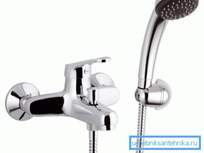 Однорычажный змяшальнік з гнуткім душам Однорычажный змяшальнік з гнуткім душам