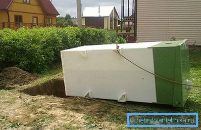 Апусканне сэптыка ў яму ўручную Апусканне сэптыка ў яму ўручную