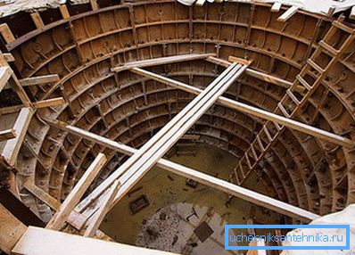 Асаблівую ўвагу надаюць ліквідацыі буйных прамысловых аб'ектаў.
