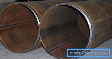 Адрозніць бясшвоўную прадукцыю ад іншых відаў вырабаў можна па наяўнасці злучальных месцаў, якія ствараюцца шляхам зварвання металу