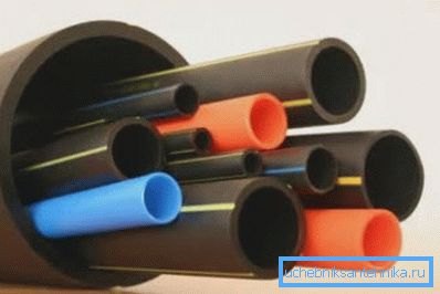 Пластыкі выдатна паддаюцца апрацоўцы і выкарыстоўваюцца ў вырабе велізарнай колькасці тавараў. Пластыкі выдатна паддаюцца апрацоўцы і выкарыстоўваюцца ў вырабе велізарнай колькасці тавараў.