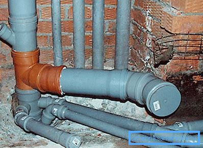 Пластыкавая заглушка на каналізацыйную трубу Пластыкавая заглушка на каналізацыйную трубу