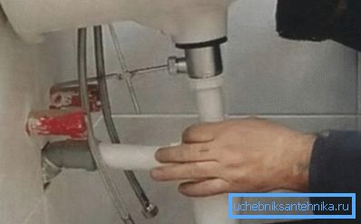 Падключэнне да каналізацыйнай сеткі. Падключэнне да каналізацыйнай сеткі.