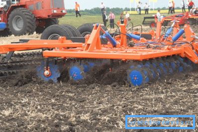 Падобны матэрыял выдатна падыходзіць для вырабу рознага роду тэхнікі, асабліва калі неабходна атрымаць масіўны агрэгат з высокімі паказчыкамі трываласці