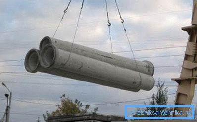 Пагрузка труб ажыццяўляецца пад'ёмнай тэхнікай Пагрузка труб ажыццяўляецца пад'ёмнай тэхнікай