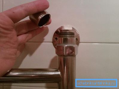 Полотенцесушитель з кранам Маеўскага слаба падлучэння Полотенцесушитель з кранам Маеўскага слаба падлучэння