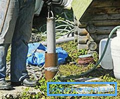 Пасля кідка дастаем інструмент і чысцім ад бруду, заадно правяраем хуткасць яго напаўнення.