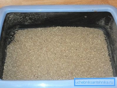 Паступова перамяшчаем каціны туалет Паступова перамяшчаем каціны туалет