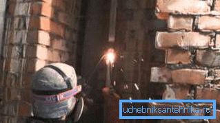 Пры працы з газавай зваркай абавязкова выкарыстоўвайце сродкі абароны