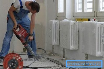 Прафесійная пракладка труб ацяплення ў прыватным доме Прафесійная пракладка труб ацяплення ў прыватным доме