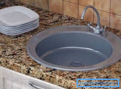Памеры круглых мыек для кухні вельмі разнастайныя і адрозніваюцца не толькі дыяметрам, але і глыбінёй