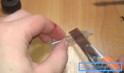 Разрэжце шпрыц на дзяленні 1,5 мл Разрэжце шпрыц на дзяленні 1,5 мл