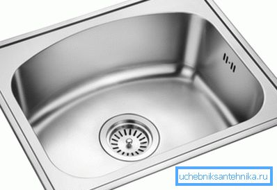 Рашотка выпуску прыціскаецца непасрэдна да мыйцы. Пракладка стаіць пад ракавінай. Рашотка выпуску прыціскаецца непасрэдна да мыйцы. Пракладка стаіць пад ракавінай.