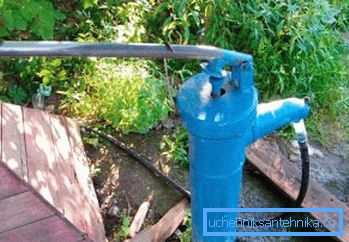 Ручной помпа для прокачивания Абісынскага калодзежа