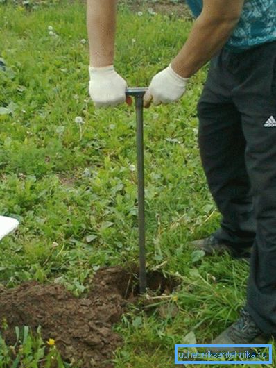Ручным свідрам ямы рабіць вельмі зручна Ручным свідрам ямы рабіць вельмі зручна