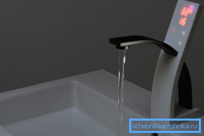 Самыя прагрэсіўныя варыянты маюць сэнсарнае кіраванне і экран, на якім адлюстроўваюцца бягучыя налады