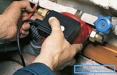 Самы просты варыянт - індывідуальны насос, ён усталёўваецца прама за уваходным кранам Самы просты варыянт - індывідуальны насос, ён усталёўваецца прама за уваходным кранам