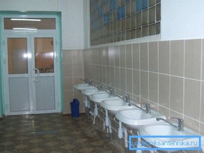Санвузел сярэдняй агульнаадукацыйнай школы