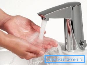 Сэнсарныя электронныя змяшальнікі для ракавіны вельмі зручныя Сэнсарныя электронныя змяшальнікі для ракавіны вельмі зручныя