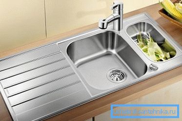 Штампаваная мыйка на кухні Штампаваная мыйка на кухні