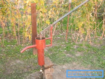 Дзе і як ужываецца ручной помпа для свідравіны