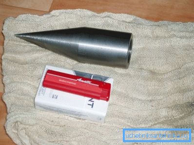 Сталёвы наканечнік для асноўнага стрыжня. Сталёвы наканечнік для асноўнага стрыжня.