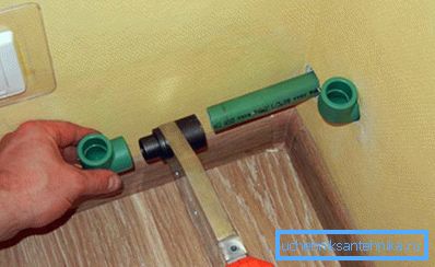 Зварваюць асобныя ўчасткі на вазе. Зварваюць асобныя ўчасткі на вазе.