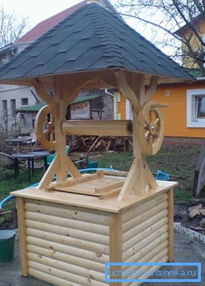 Зверху можна ўсталяваць сістэму падачы вады і абарону ў выглядзе хаткі