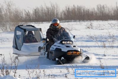 Зверху на сані можа быць ўстаноўлена любая канструкцыя
