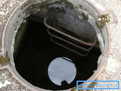 Так выглядае люк, што вядзе ў грамадскую каналізацыйную сістэму