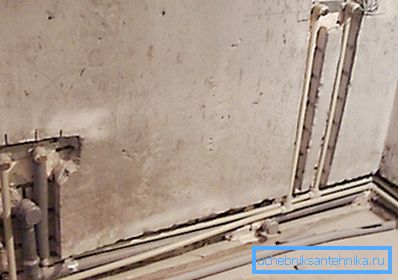 Так выглядае пракладка трубаправода, схаванага ў сценах пры дапамозе штробирования