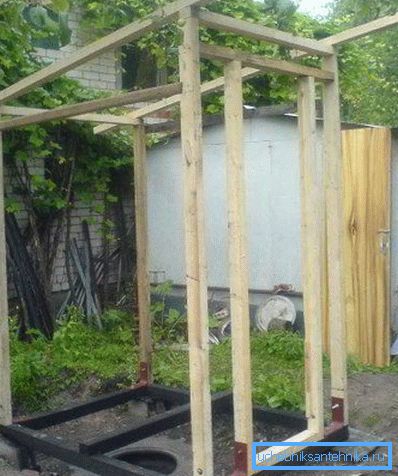Прылада душа на дачы сваімі рукамі па каркаснай тэхналогіі.