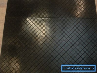 Прылада ставім на адмысловых антывібрацыйных дыван з гумы. Прылада ставім на адмысловых антывібрацыйных дыван з гумы.