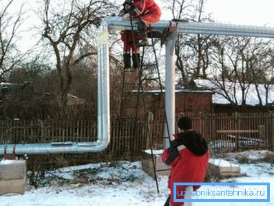 Уцяпленне цеплатрасы на вуліцы Уцяпленне цеплатрасы на вуліцы