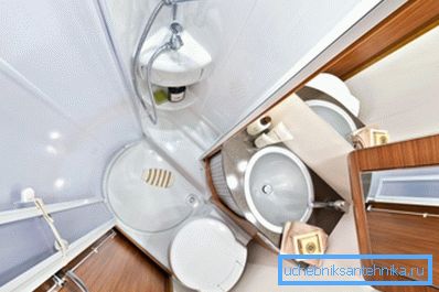 У некаторых краінах практыкуюць сумесную ўстаноўку душа і туалета ў адной кабінцы У некаторых краінах практыкуюць сумесную ўстаноўку душа і туалета ў адной кабінцы