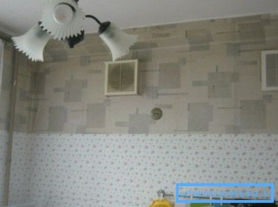У сталінцы можна ўбачыць дзве вентыляцыйных рашоткі ў памяшканні кухні. Адна з іх адкрываецца ў комін: хаты будаваліся пад пячное ацяпленне. У сталінцы можна ўбачыць дзве вентыляцыйных рашоткі ў памяшканні кухні. Адна з іх адкрываецца ў комін: хаты будаваліся пад пячное ацяпленне.