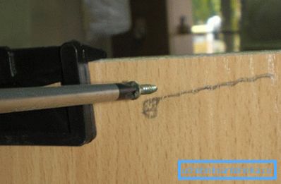 Укручваем саморез для кранштэйна Укручваем саморез для кранштэйна