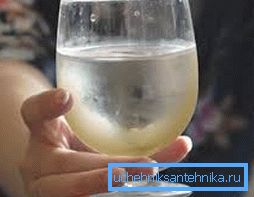 Вада з свідравіны з пяском - прыкмета няспраўнасці. Вада з свідравіны з пяском - прыкмета няспраўнасці.
