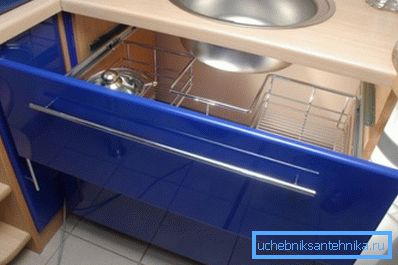 Ўразны мыйка з шафай для кухні Ўразны мыйка з шафай для кухні