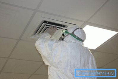 Усе працы неабходна вырабляць у спецыяльных ахоўных касцюмах і пры наяўнасці спраўных індывідуальных сродкаў, якія перашкаджаюць заражэнню Усе працы неабходна вырабляць у спецыяльных ахоўных касцюмах і пры наяўнасці спраўных індывідуальных сродкаў, якія перашкаджаюць заражэнню