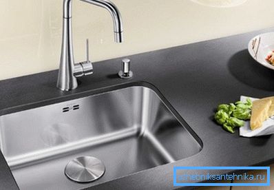 Убудаваныя мыйкі для кухні - гэта стыльна і арыгінальна. Убудаваныя мыйкі для кухні - гэта стыльна і арыгінальна.