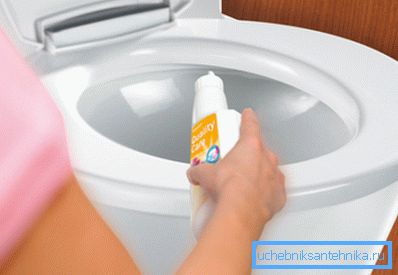 Заліваем сродак пад абадок. Заліваем сродак пад абадок.