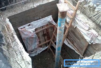 Заліванне армаванай апалубкі