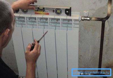 Замена чыгунных радыятараў на біметалічныя ў шматпавярховым доме павінна выконвацца спецыялістамі Замена чыгунных радыятараў на біметалічныя ў шматпавярховым доме павінна выконвацца спецыялістамі