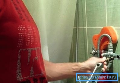 Замена кранбуксы ў змяшальніку - дэмантаж Замена кранбуксы ў змяшальніку - дэмантаж